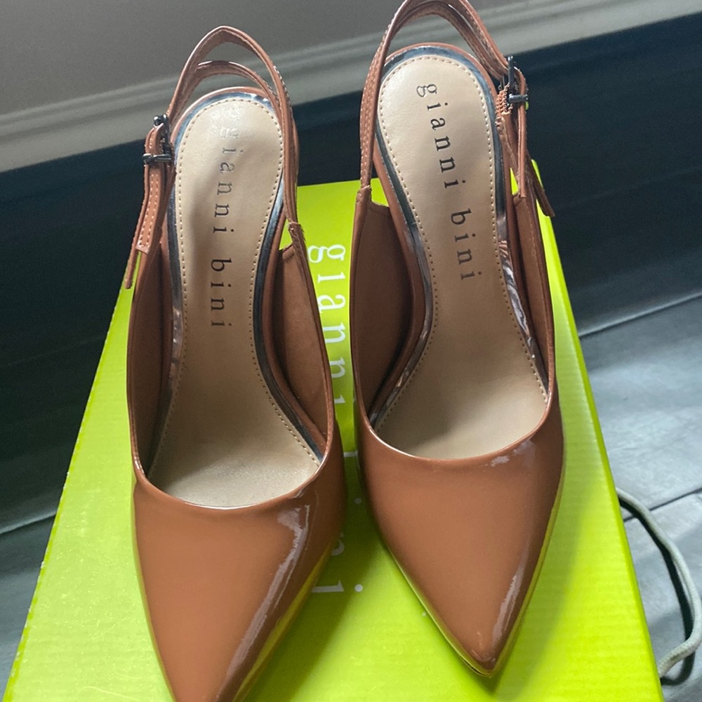 Women shoes - Gianni Bini size 6 brand new